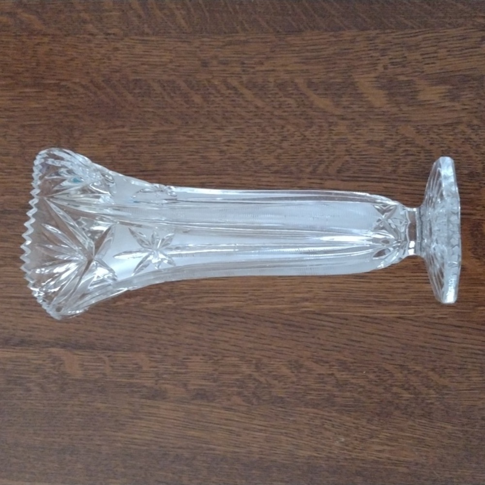 Fluted Pressed Glass Sawtooth Rim Lead Crystal Cut Vase (t222)